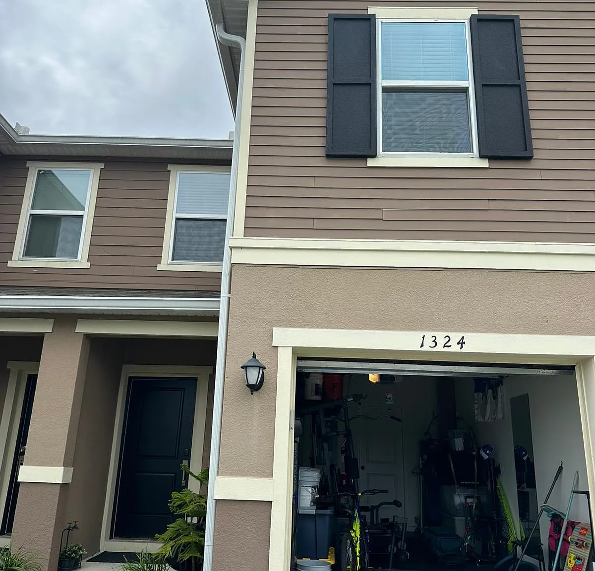 3 bed, 2.5 bath, $2,000 — Photo 1