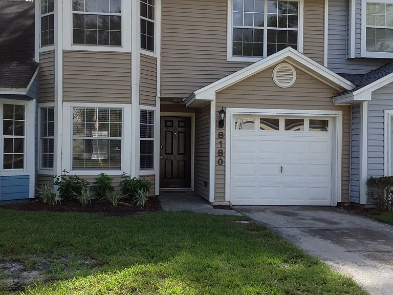 8180 Dunbarton Ct #8180 — Photo 1