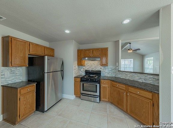 4th image of 5231 Pine Lake Dr