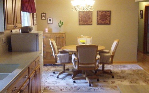 3rd image of 781 Bishop Ct