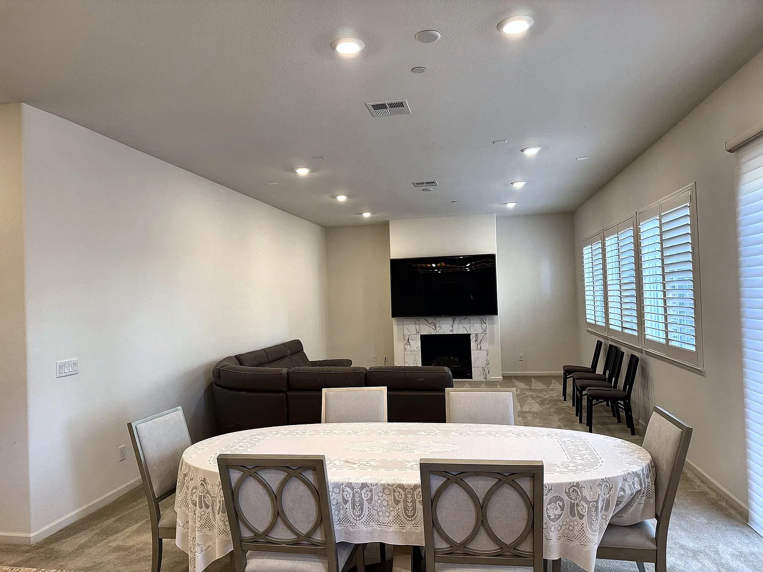 5 bed, 3.5 bath, 2717 sqft, $6,500 — Photo 1