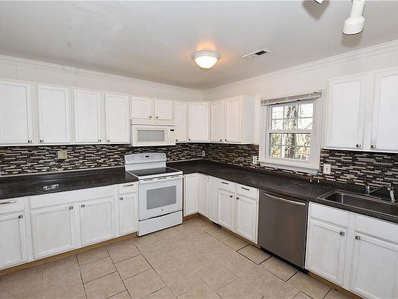 2nd image of 118 Chippenham Dr APT H