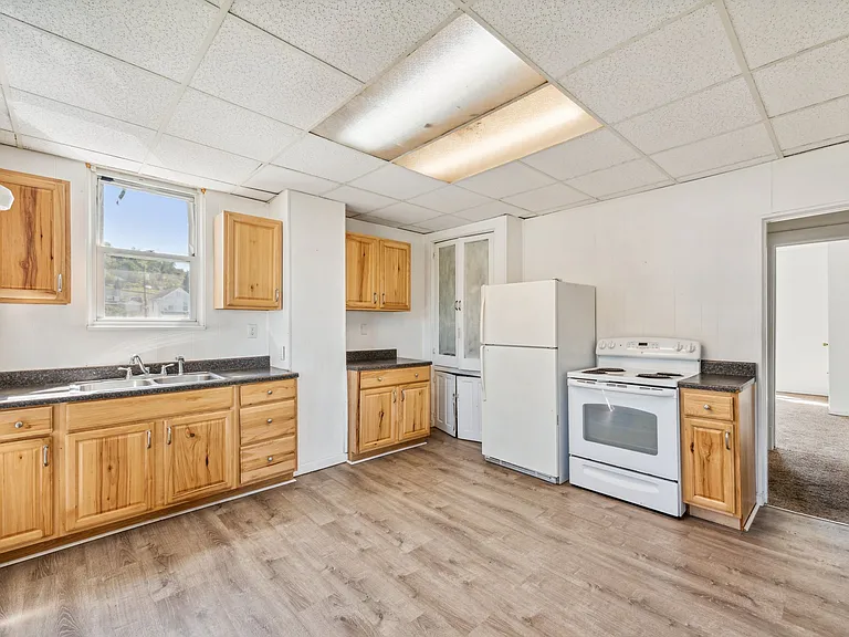 16 Eggers Ave #2 — Photo 6
