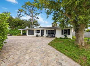 1909 Buccaneer Dr, Sarasota, FL 34231