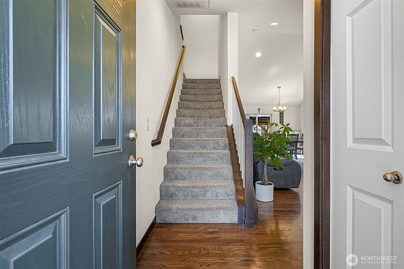 4th image of 2270 Shea Street
