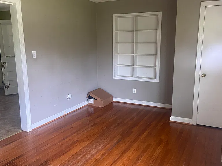 5422 Richmond Ave — Photo 2