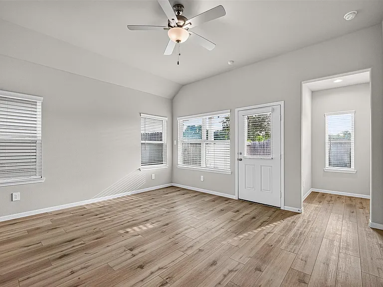 9254 Sea Garden St — Photo 13