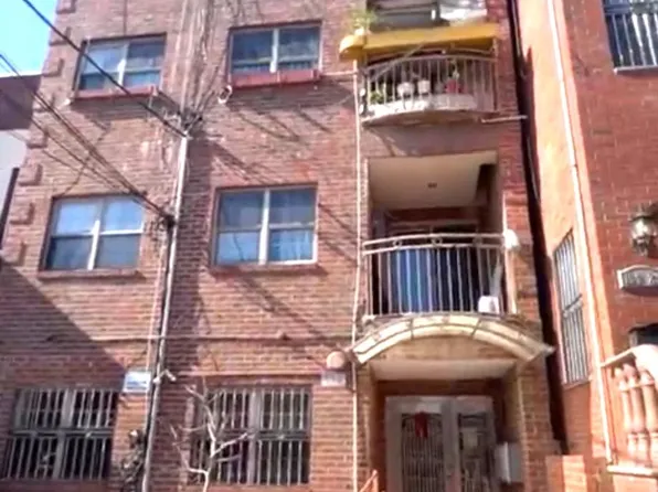 10427 38th Ave #1B, Corona, NY 11368