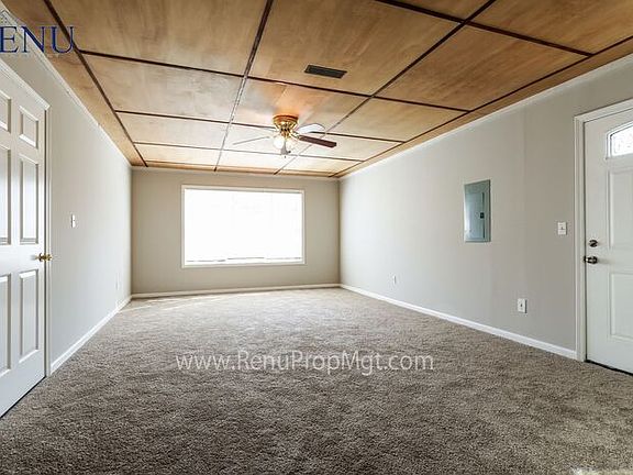 5th image of 3852 Valley Creek Dr