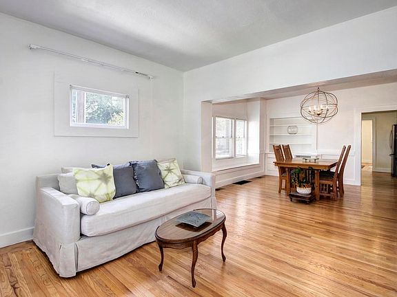 5th image of 3401 Franklin Blvd