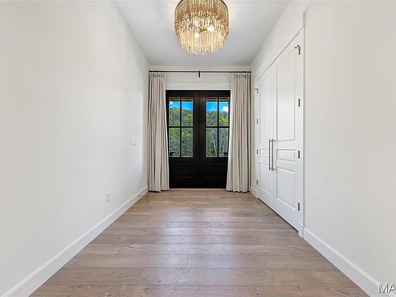 5th image of 4623 Chateau Ln