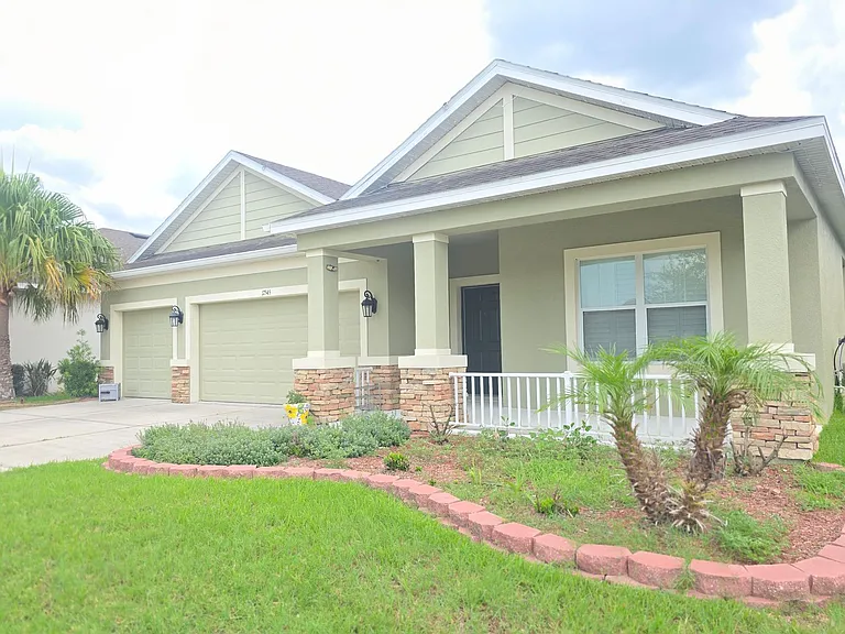 17545 Buckingham Garden Dr — Photo 2