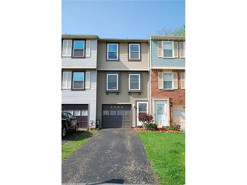 4093 Hill St photo 1