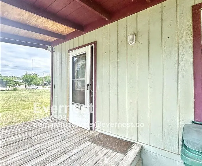 801 W Navarro St #A — Photo 12