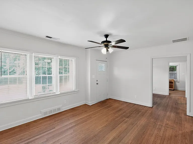 879 Sylvan Pl SW — Photo 8