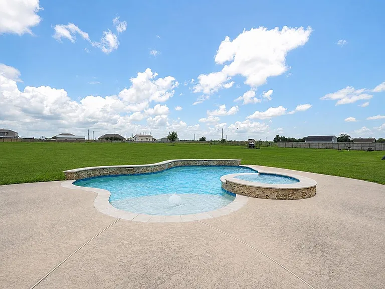 8007 Lehman Rd — Photo 3