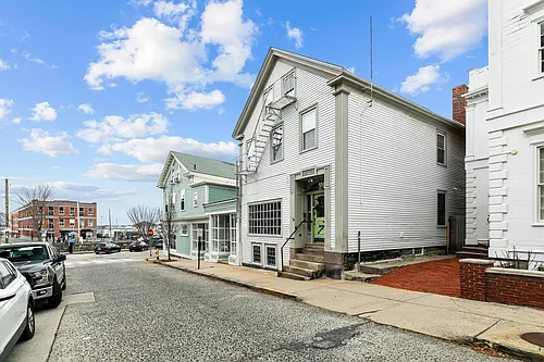 8 Franklin St Photo 1