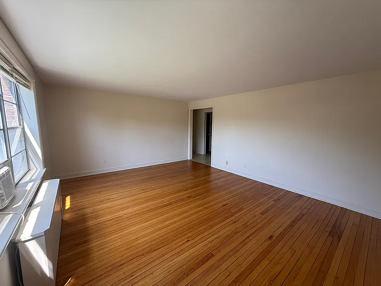 579 Center St #B5 — Photo 14