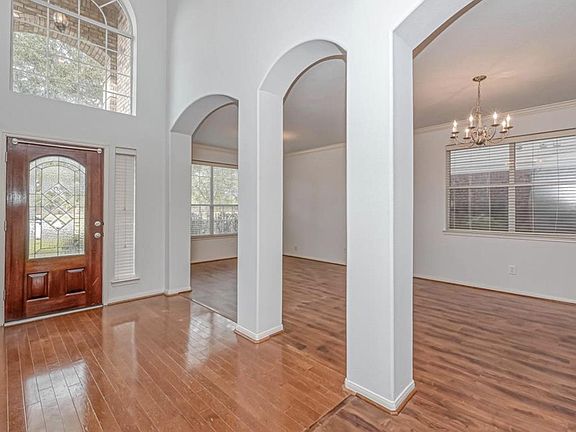 3rd image of 3631 Belmont Shore Ln