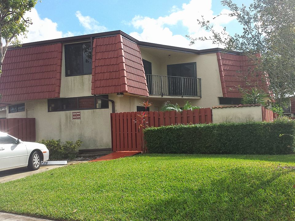 1st image of 3877 Victoria Dr