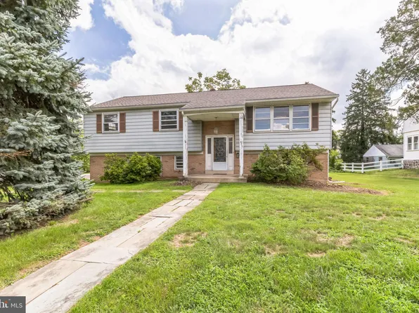 870 Walnut St, Royersford, PA 19468