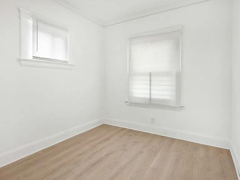 10413 Mount Auburn Ave #A — Photo 6