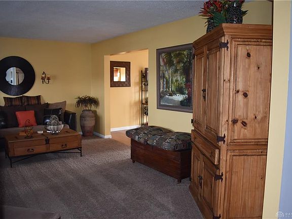 3rd image of 171 Brooke Woode Dr