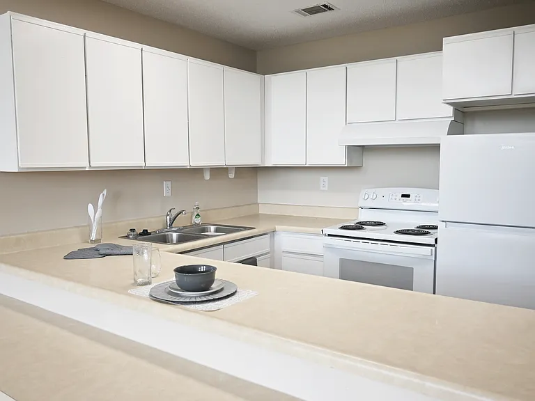 Rosewater Apartments — Photo 31