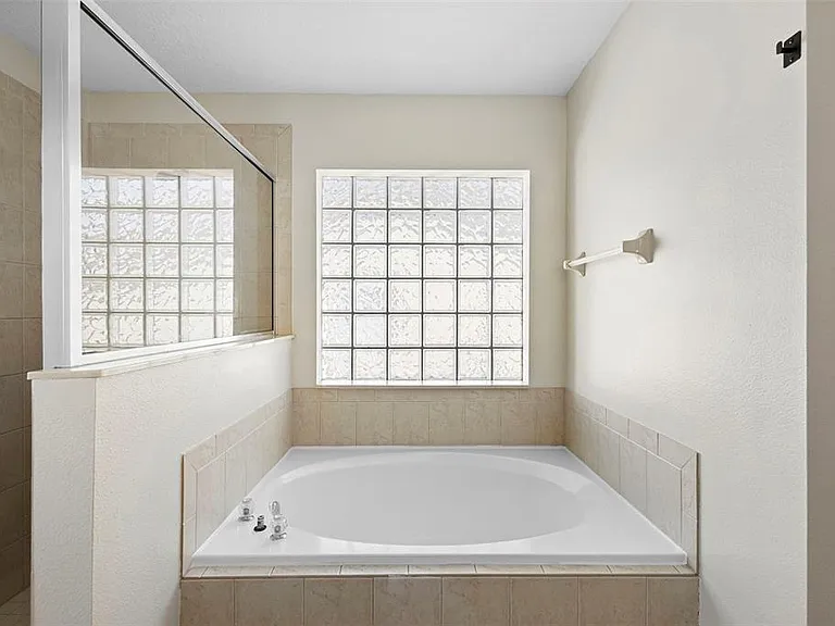 1227 Tivoli Dr — Photo 35