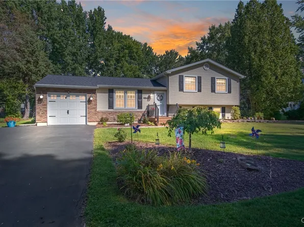 4259 Vine Meadow Rd, Liverpool, NY 13090