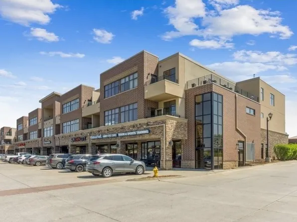 640 S 50th St Unit 2201, West Des Moines, IA 50265