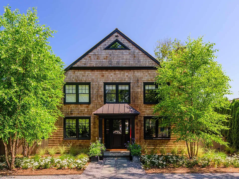 102 Halsey Ln