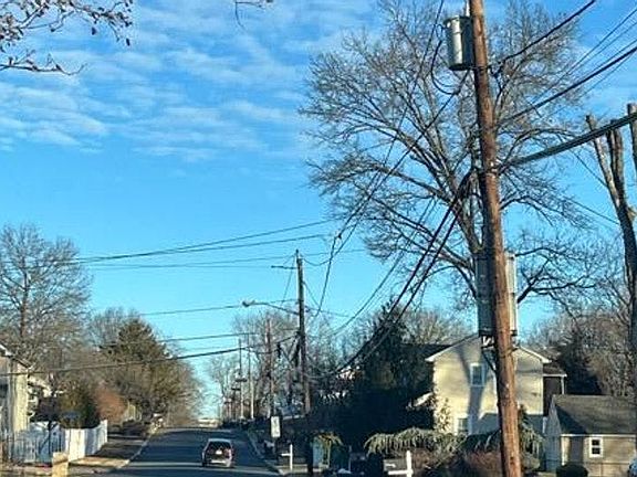 4th image of 103 Chestnut St