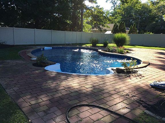 3rd image of 4 Welsley Ln