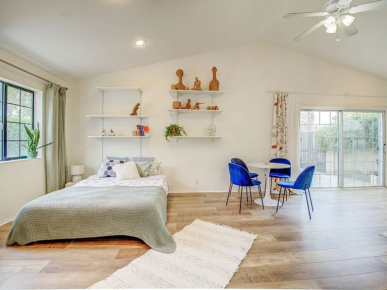 6308 W Port Royale Ln — Photo 46