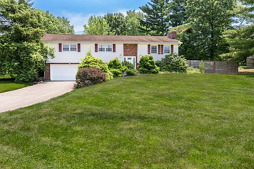 4201 E Cambridge Dr Photo 1