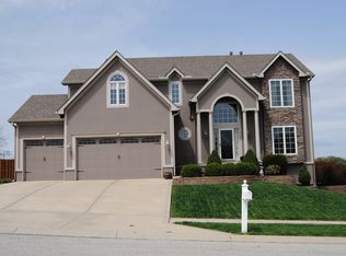 1703 Cambridge Cir, Kearney, MO 64060