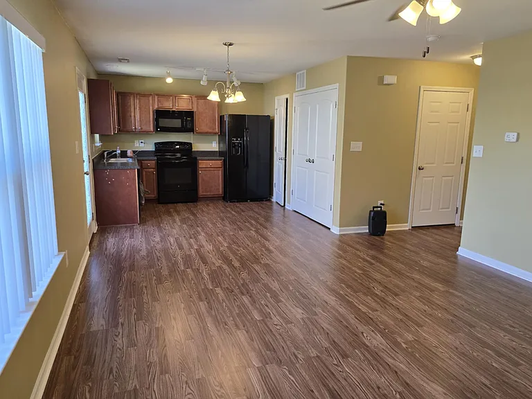 2901 Filbert St — Photo 6