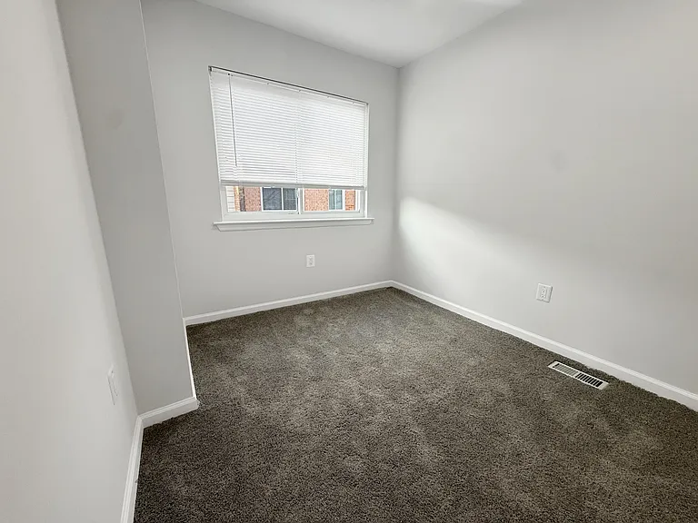 1344 Barnaby Ter SE #4 — Photo 3