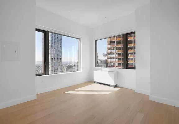 3rd image of 10 City Poin APT 30E