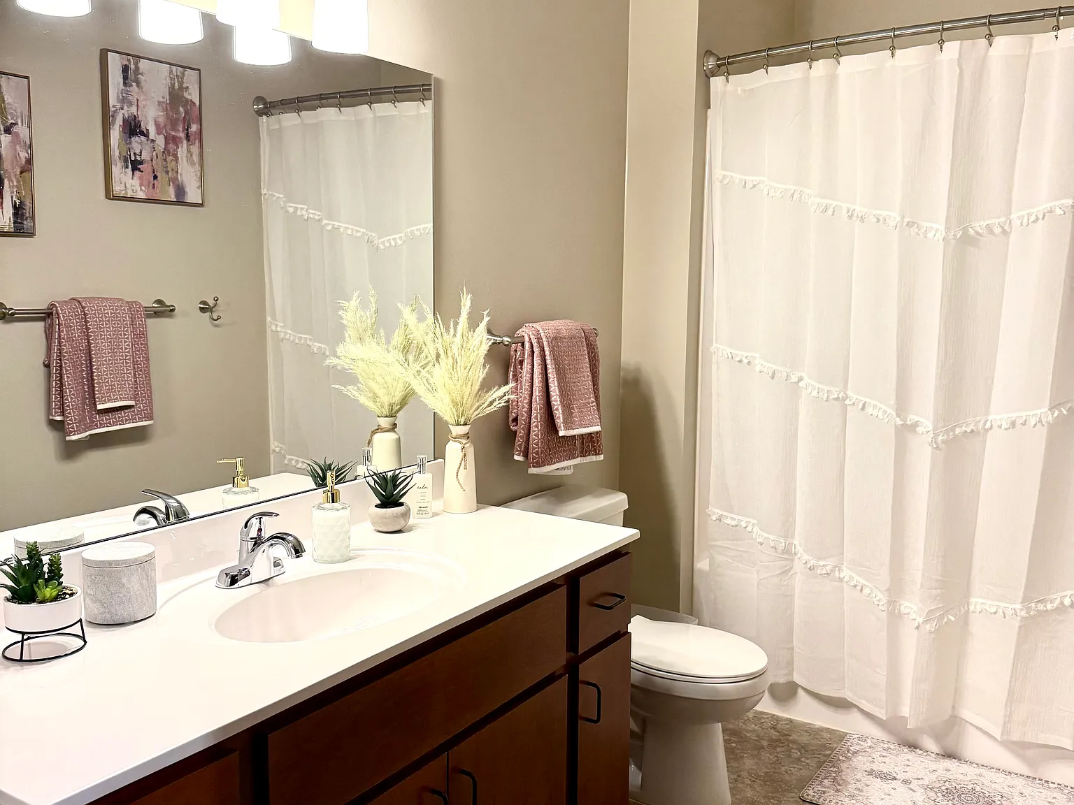 1 bed, 834 sqft, $1,525 — Photo 3