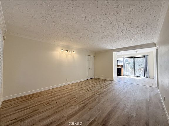 3rd image of 231 Springview