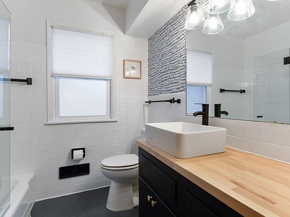 5th image of 5029 Sheridan Ave S #1