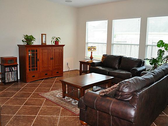 5th image of 3018 Sunset Park Dr