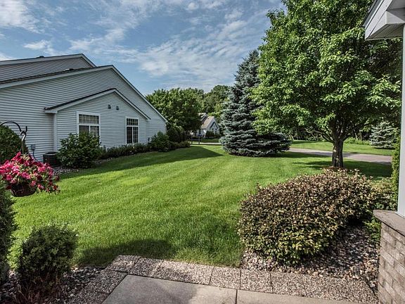 2nd image of 15268 Greenhaven Ln
