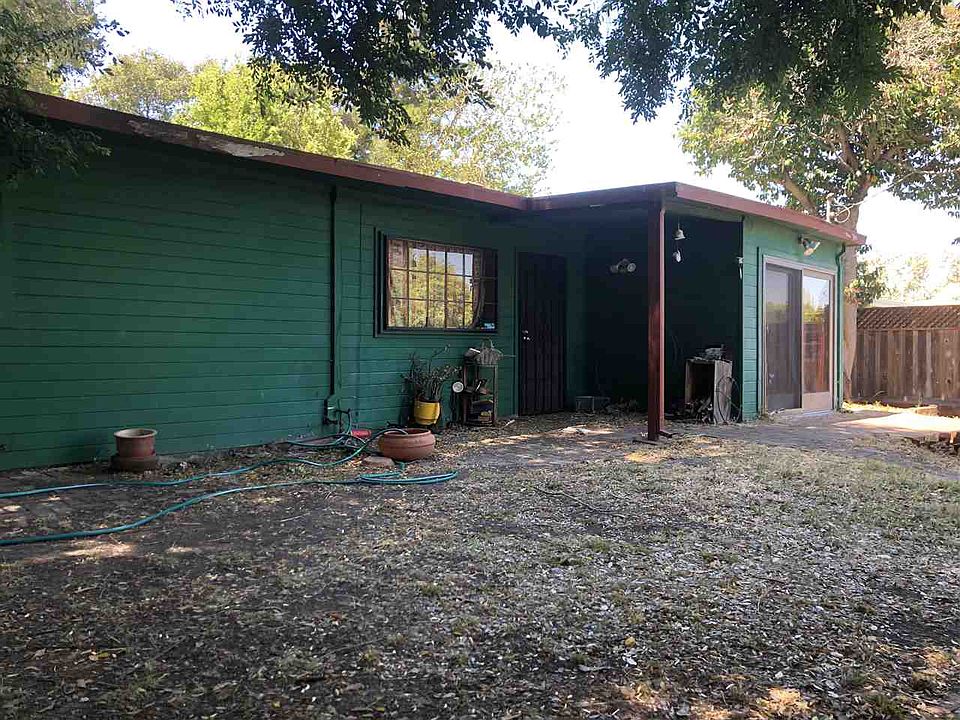 2nd image of 3863 Linden Ln