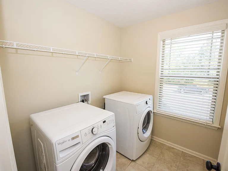 1177 Weatherford St — Photo 11