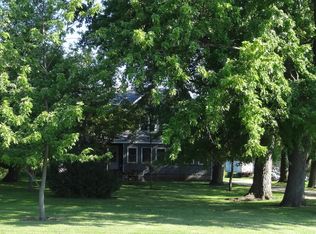 27900 E Main Dr, Waterford, WI 53185