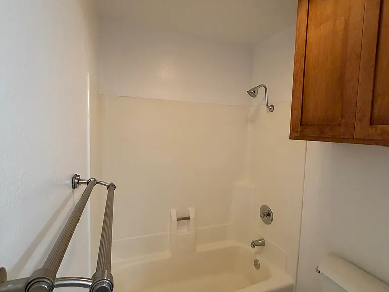 1601 Tina Pl — Photo 5