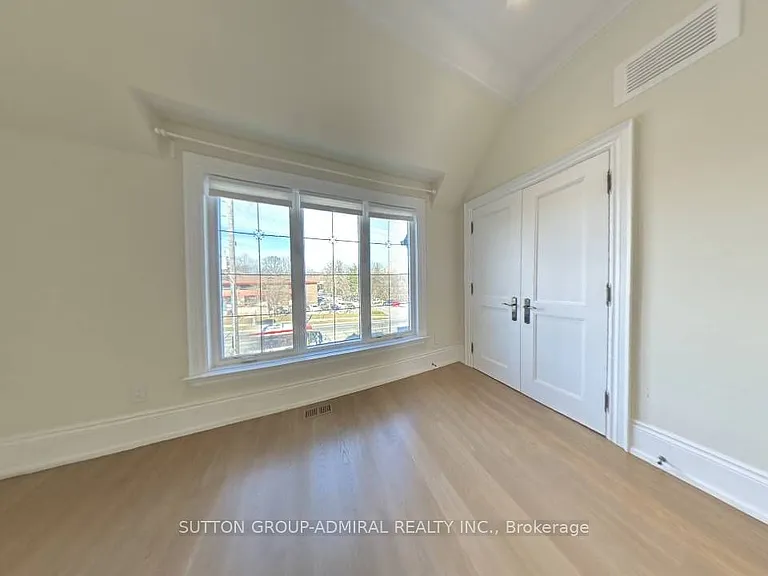 305 Finch Ave E — Photo 18